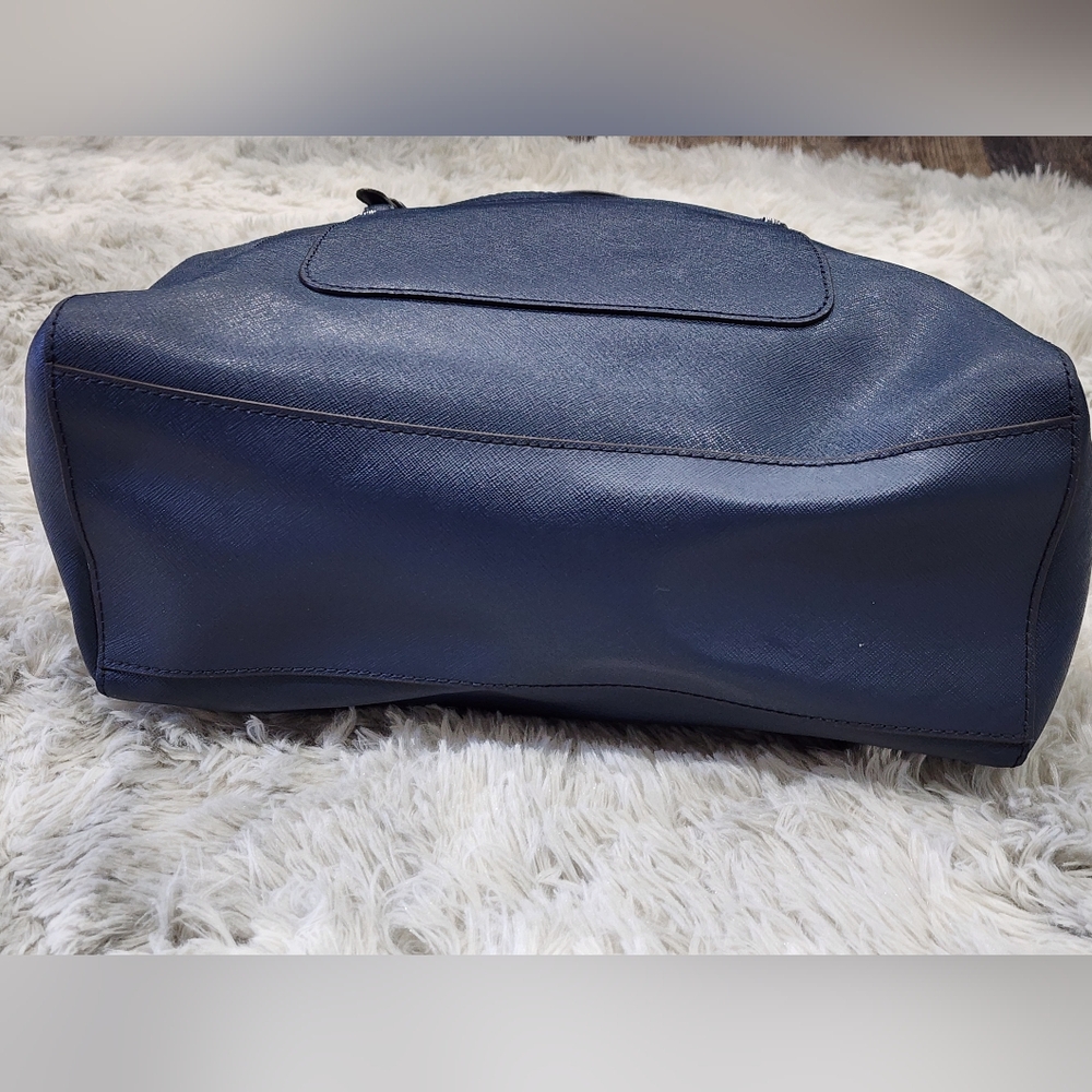 MICHAEL KORS | Jet Set Travel Tote Color | Navy Blue - Picture 11 of 13